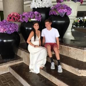 Meet your Posher, Elena